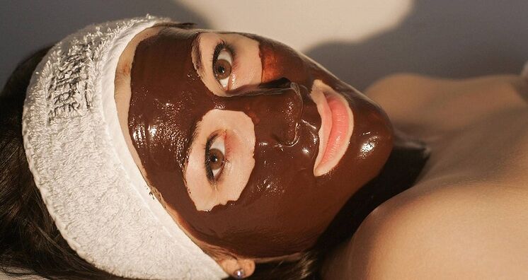 maskë me kakao për përtëritje të lëkurës
